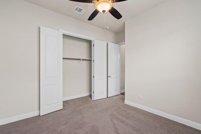 Building Photo - 3805 Wales Ct