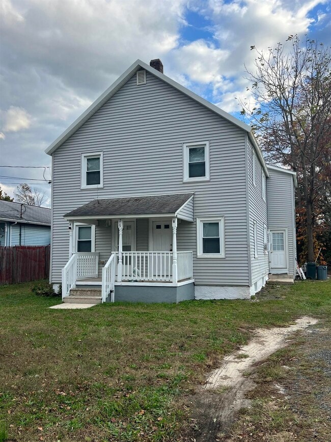 Primary Photo - 209 W Pacific Ave