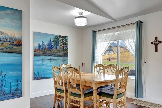 Building Photo - Beautiful 4 bed 2 bath on 1.37 acres in Corvallis.