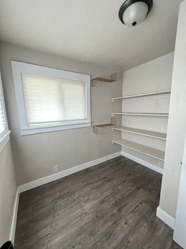 Building Photo - Newly Remodeled House in West Valley for Rent