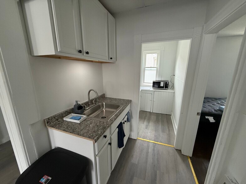 Building Photo - 25 Wyman St