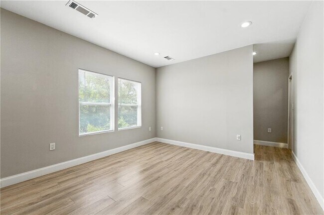 Building Photo - 1470 Norris Pl NW