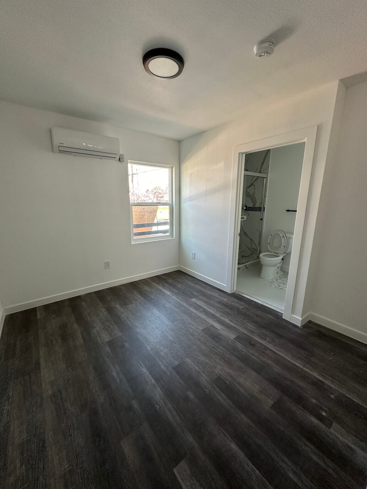 Building Photo - 1664 W 36th St