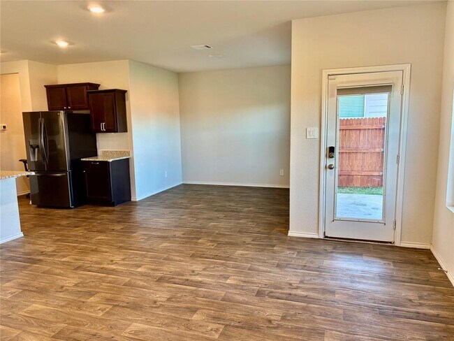 Building Photo - 127 Snapdragon Ln