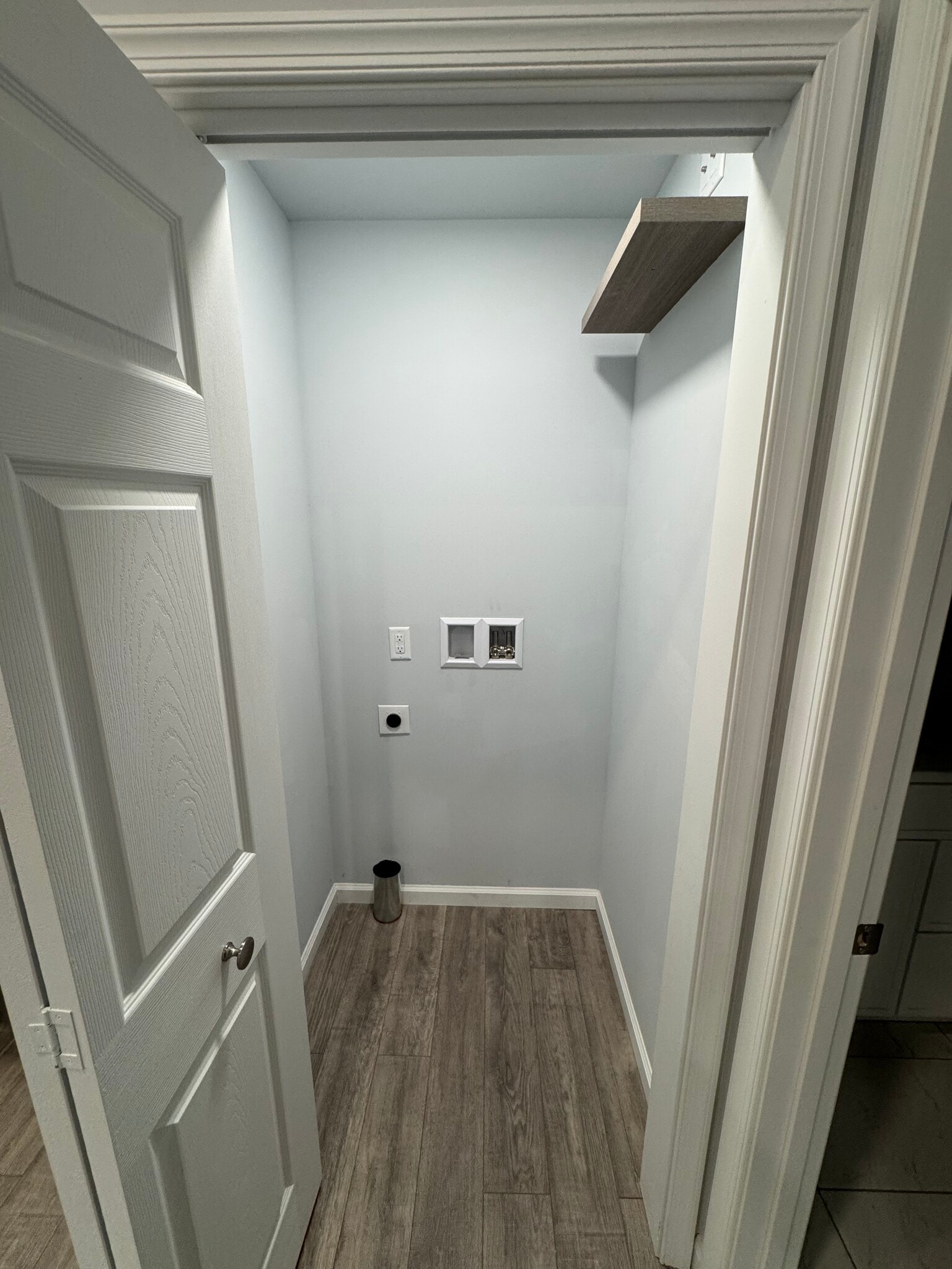 Washer/Dryer Hook up - 415 W Butler Dr