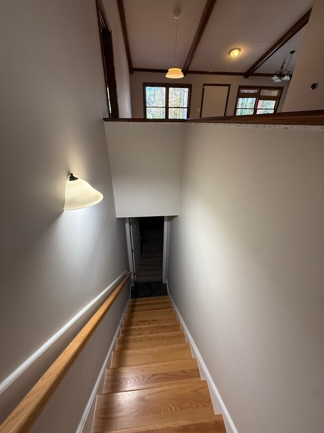 Building Photo - 4711 Highview Ct