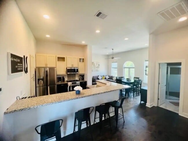 Building Photo - 1518 Tarley St