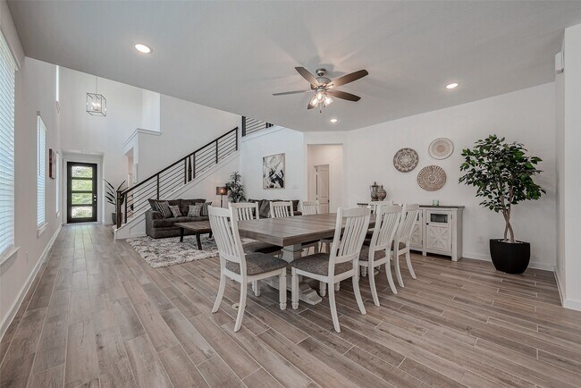 Building Photo - 430 W Cascade Heights Dr