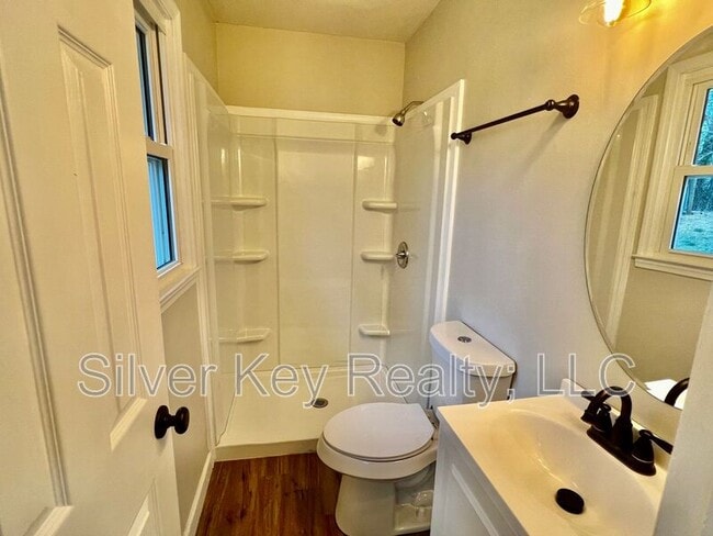 Building Photo - 206 Riggs St