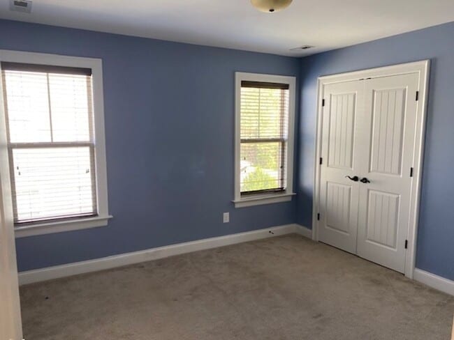 Building Photo - 1352 Legendary Ln