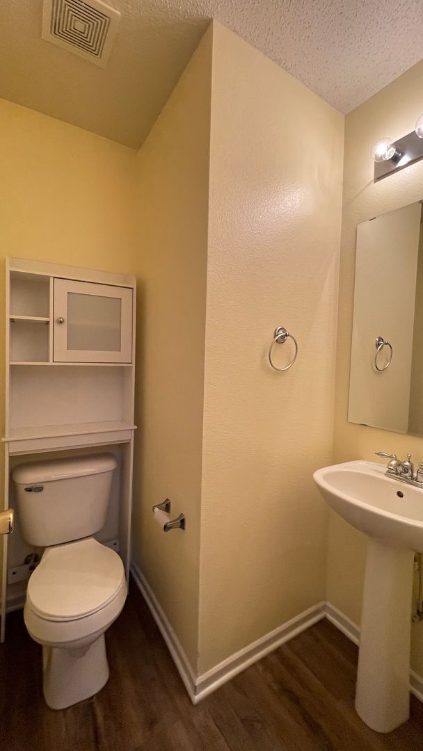 Building Photo - 4113 Doten Dr