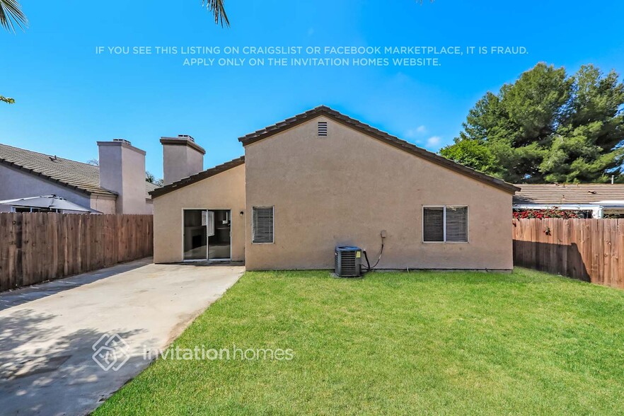 Building Photo - 39746 Sunrose Dr