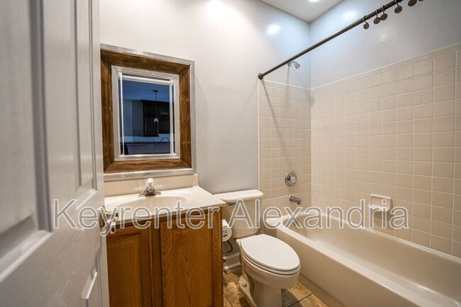 Building Photo - 13568 Heritage Farms Dr