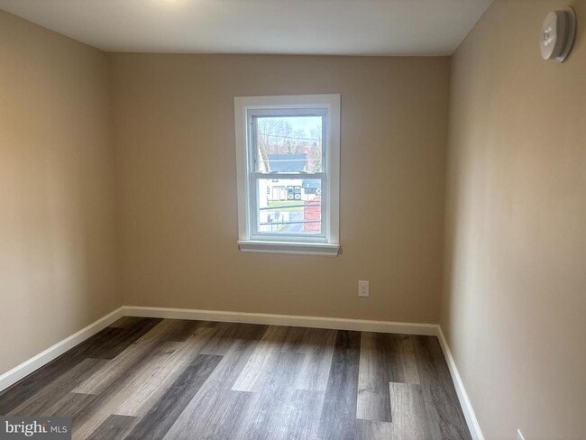 Building Photo - 14 West Ave