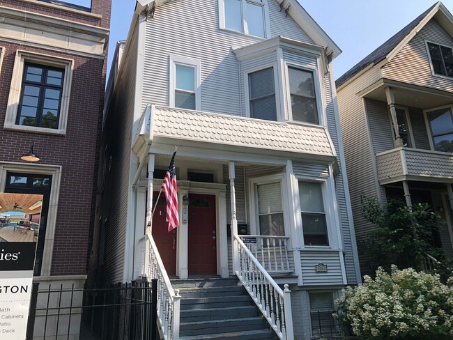 Primary Photo - 1528 W Wellington Ave