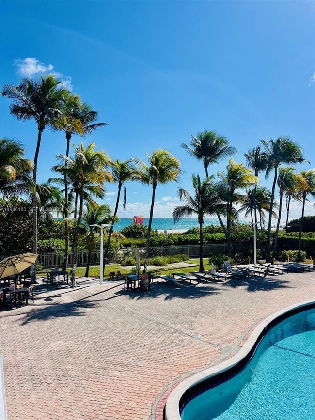 Building Photo - 2655 Collins Ave