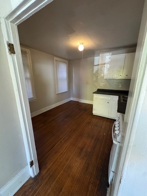 Building Photo - 46 Alexander St