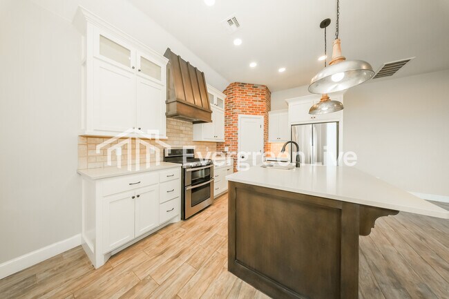 Building Photo - 2517 SE 38th St