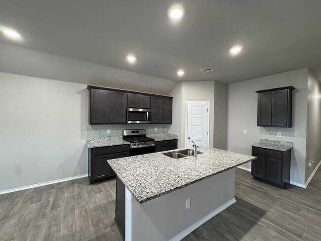 Building Photo - Beautiful 4 Bedroom 2.5 Bathroom Home in Piedmont Schools (Neighborhood Park/Splash Pad)