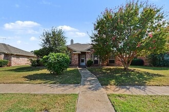 Building Photo - 1306 Woodmont Dr
