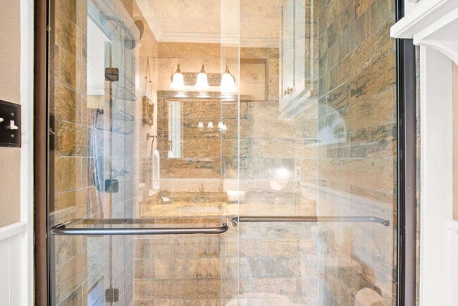 Building Photo - 165 Beach View