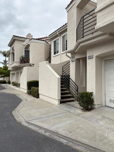 Building Photo - 24545 El Alicante