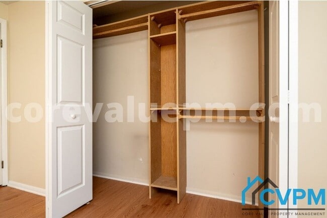 Building Photo - 7717 Baggins Rd