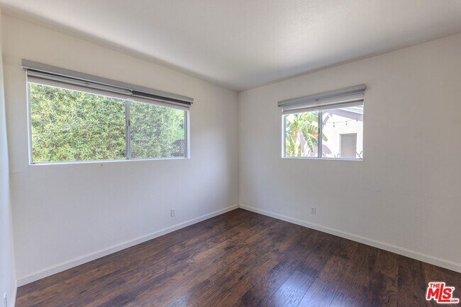 Building Photo - 837 Sunset Ave
