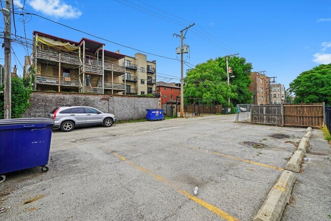 Building Photo - 6220 S Kenwood Ave