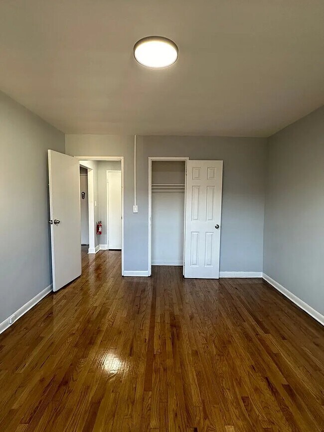 Building Photo - 405 Grove St