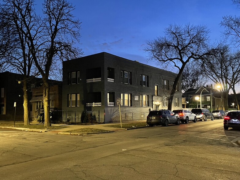 Building Photo - 3639 W Iowa St