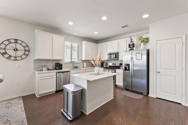 Building Photo - 6909 Bellingham Dr