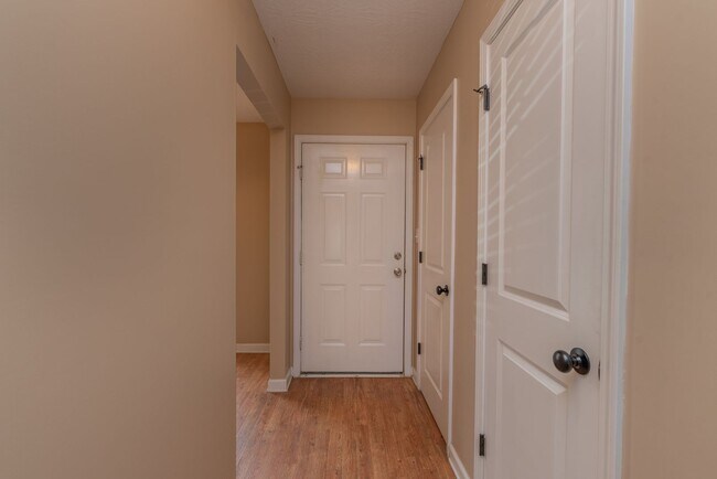 Building Photo - $1,150 - 2 Bed/2 Bath house in Harlem, with all appliances!