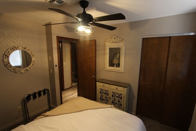 Building Photo - Fully Furnished 4-Bed Home in Kachina Village with Bonus Rec Room