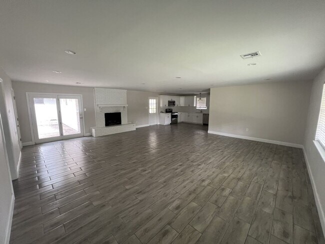 Building Photo - 10444 Browning Dr
