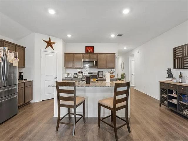 Building Photo - 1304 Lowhill Dr