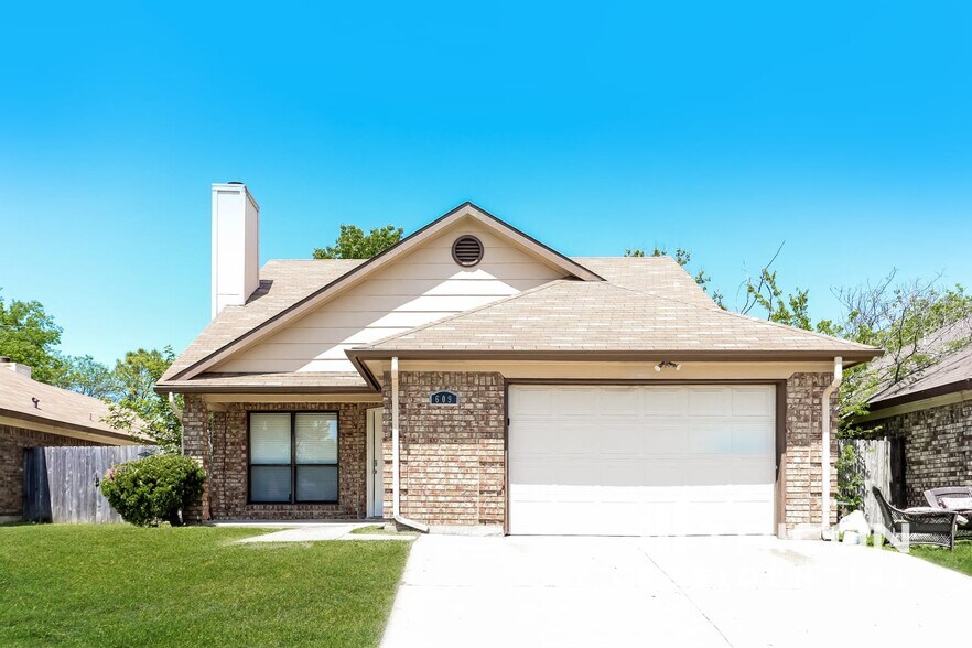 Primary Photo - 609 Eagle Trace Dr