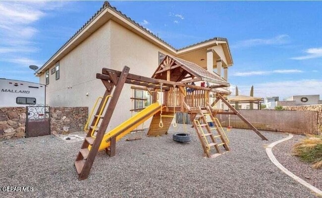 Building Photo - 841 Golden Edge Ct