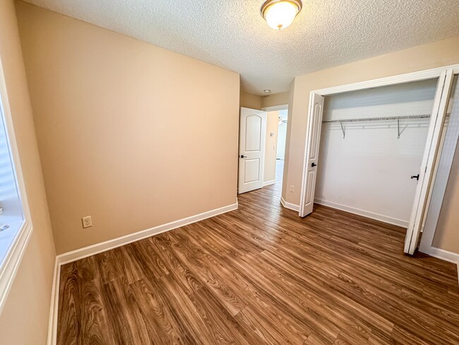 Building Photo - 1627 Gunston Dr