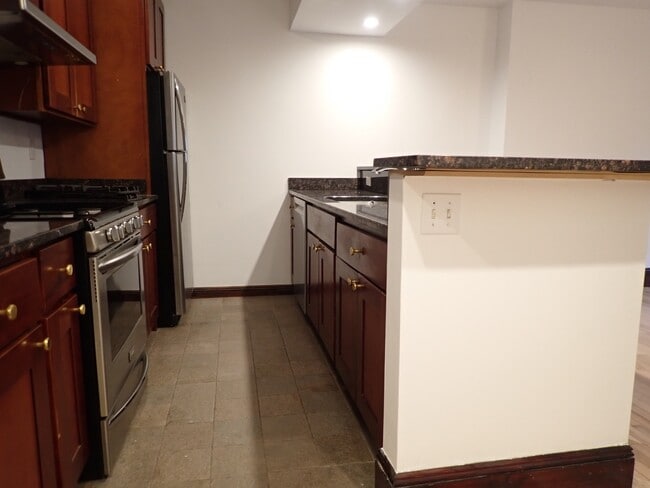 Building Photo - 207 Carlton Ave