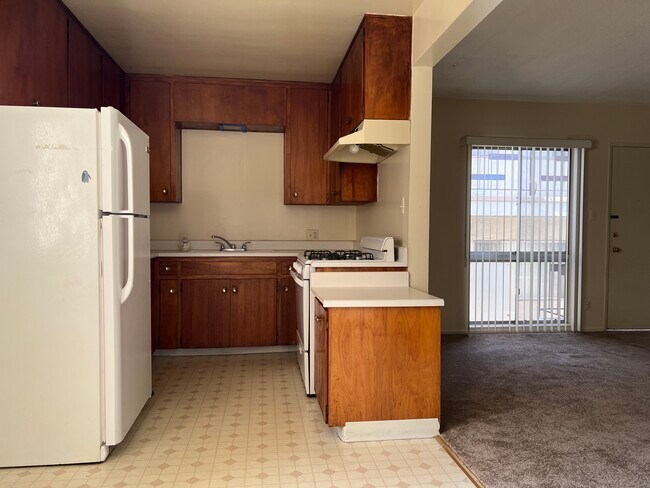 Kitchen - 7221 S La Cienega Blvd