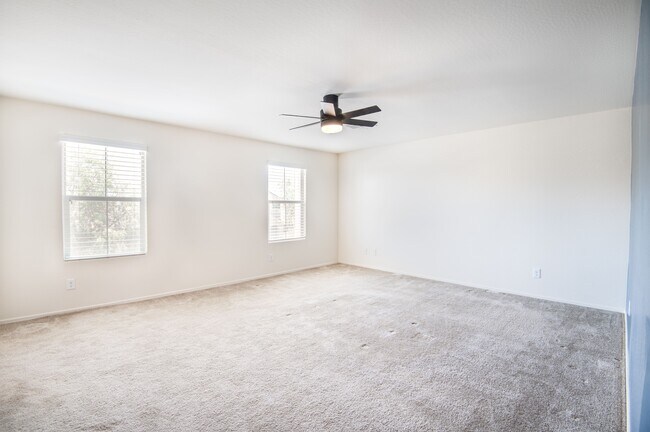 Building Photo - 12038 W Briles Rd