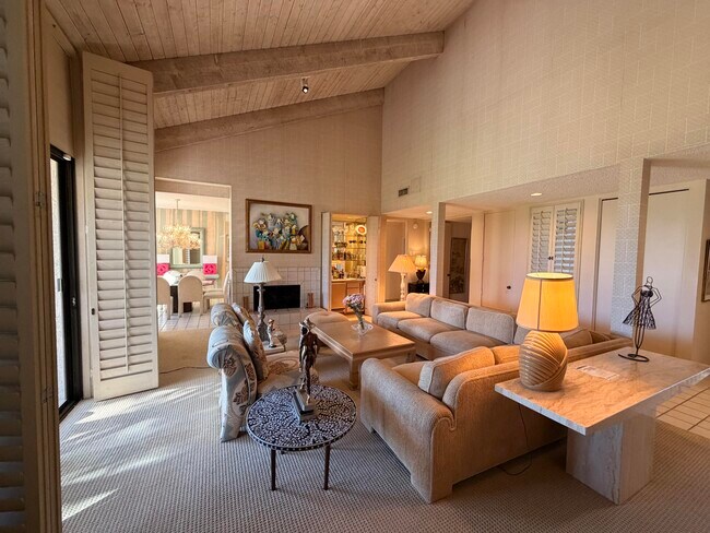 Building Photo - 714 Inverness Dr