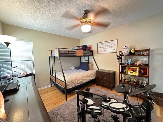 Building Photo - 4509 Carambola Cir S
