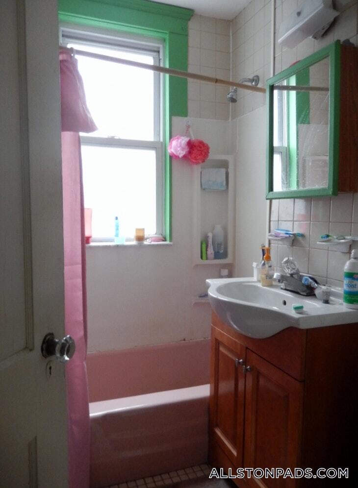 Building Photo - 21 Long Ave