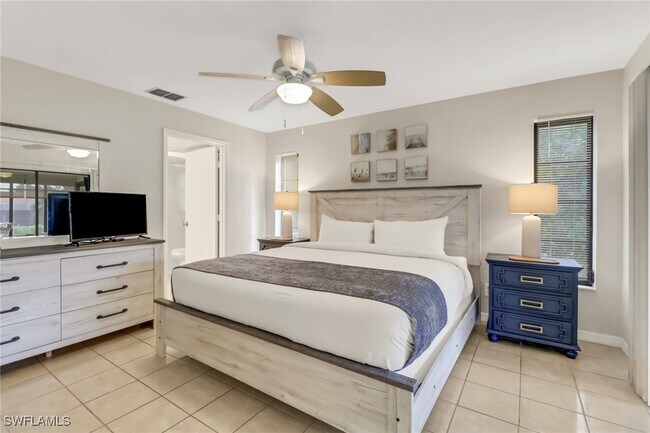 Building Photo - 4800 SW 12th Pl