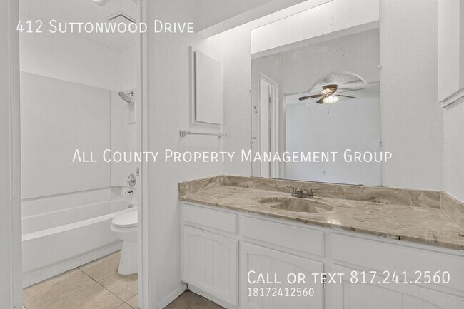 Building Photo - 412 Suttonwood Dr