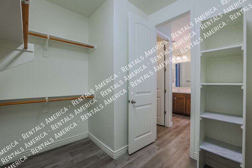 Building Photo - 4217 W Winston Dr