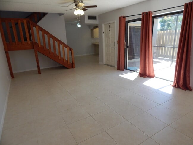Building Photo - 748 NW 29th Ave