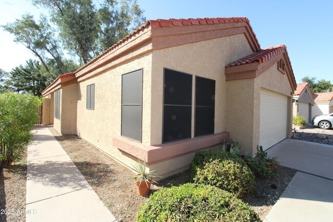 Building Photo - 602 N Cobblestone St